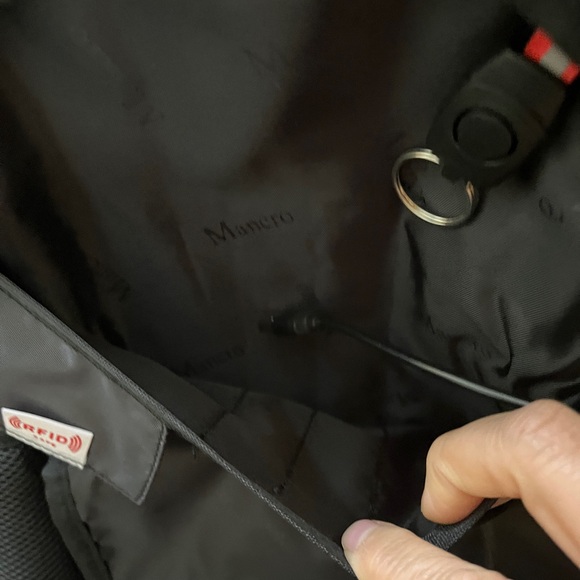 Mancro Laptop/bookbag - Picture 12 of 17